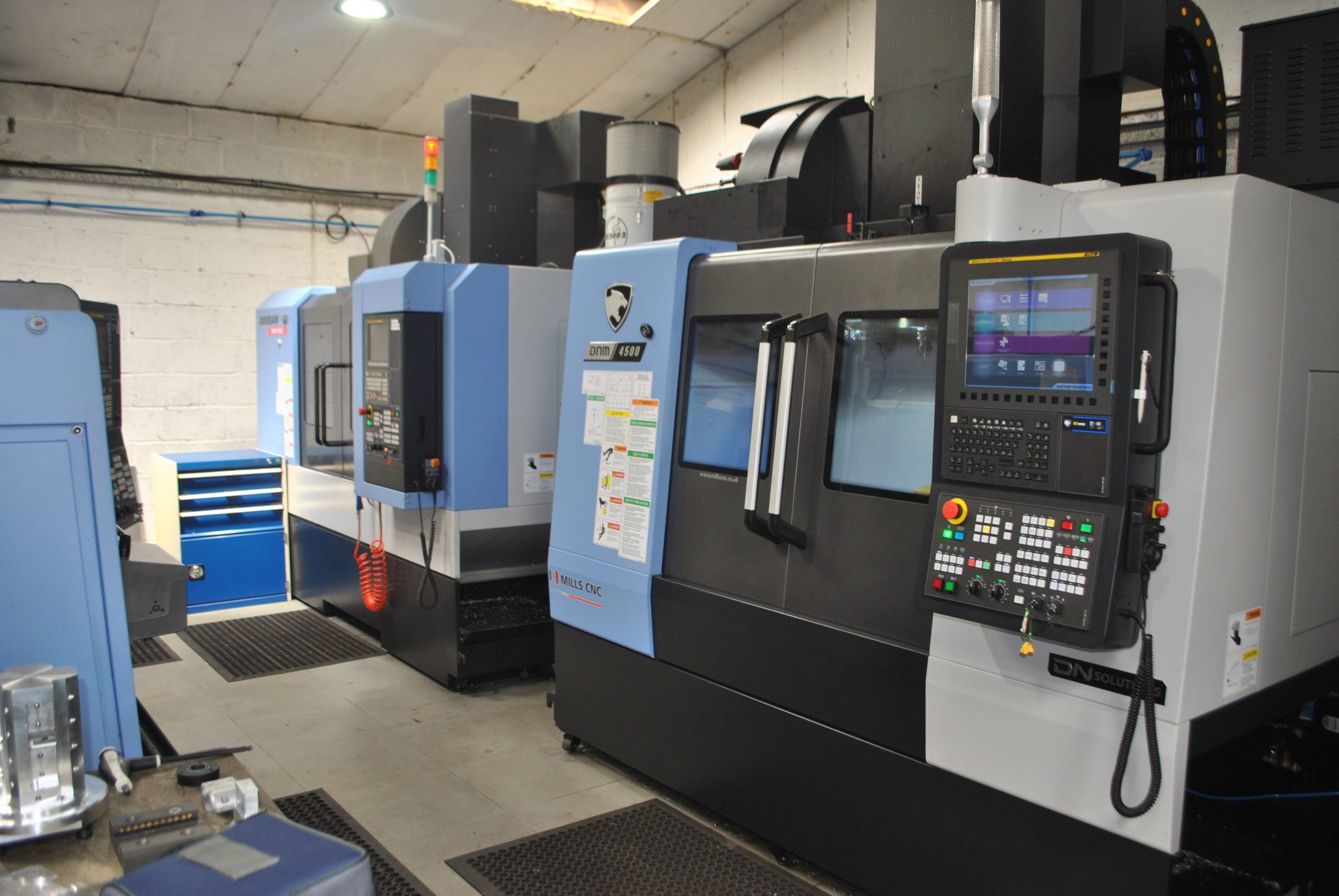 Mills CNC has recently supplied Ad Hoc Engineering Ltd., with a new DN Solutions’ vertical machining centre. The machine, a best-selling DNM 4500, was installed at the company’s 1,700sq. ft. facility in March 2023.