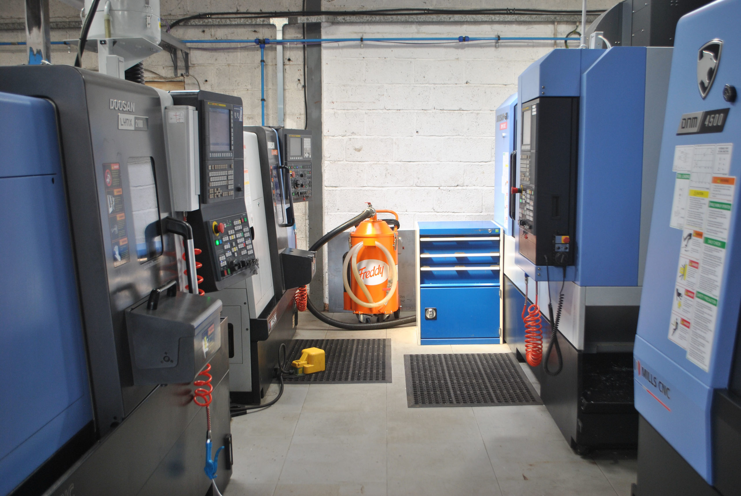 Mills CNC has recently supplied Ad Hoc Engineering Ltd., with a new DN Solutions’ vertical machining centre. The machine, a best-selling DNM 4500, was installed at the company’s 1,700sq. ft. facility in March 2023.